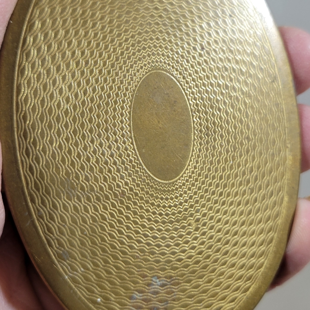 Antique Powder Makeup  Compact - Picture 3 of 6